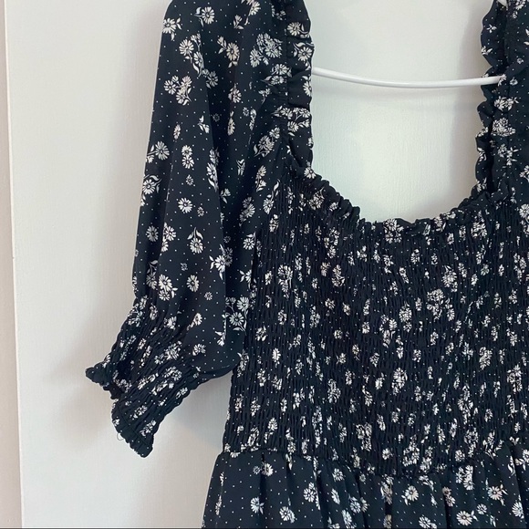 Black and white flowers mini dress - Picture 2 of 5